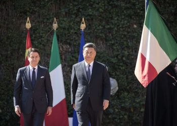 Të dhëna të reja të dala nga një universitet: “Kina ka të regjistruar qindra mijëra raste të tjera të koronavirusit nga sa po pranon publikisht”