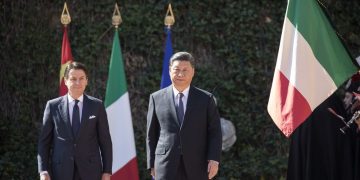 Të dhëna të reja të dala nga një universitet: “Kina ka të regjistruar qindra mijëra raste të tjera të koronavirusit nga sa po pranon publikisht”