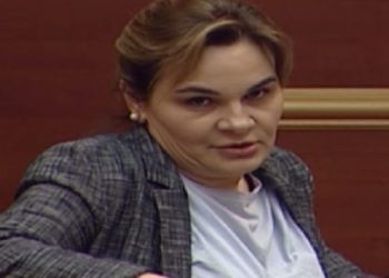 “Çmendet” doktoresha Kryemadhe, flet përçartë: E kam lënë amanet! Po u derdh një pikë gj.aku, do paguhet me kokën e Ramës dhe Veliajt! Aty s’bëhet fjala për të brendshmet e Violeta Manushit