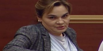 “Çmendet” doktoresha Kryemadhe, flet përçartë: E kam lënë amanet! Po u derdh një pikë gj.aku, do paguhet me kokën e Ramës dhe Veliajt! Aty s’bëhet fjala për të brendshmet e Violeta Manushit