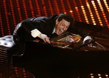 “Ju lutem mos më kërkoni që të luaj më, gishtat nuk më përgjigjen “! Ndahet nga jeta në moshën 48 vjeçare artisti i madh italian