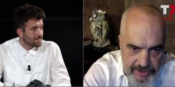 Rama përplaset me aktivistin e panjohur kosovar: “Më të paedukatë se ti s’ka”! Rama: Të kërkoj falje o djalë se je viktimë e paditurisë tënde!