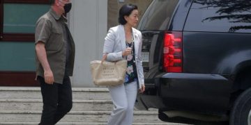 Nuk u vu re nga askush: Ja mesazhi i koduar që “fshihej” në çantën e ambasadores Yuri Kim në takimin me Ramën në Kryeministri