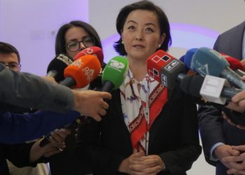 Ambasadorja e SHBA Yuri Kim pas takimit me Bashën: “31 Maj nuk është afat kohor që ka vendosur ambasada e SHBA”