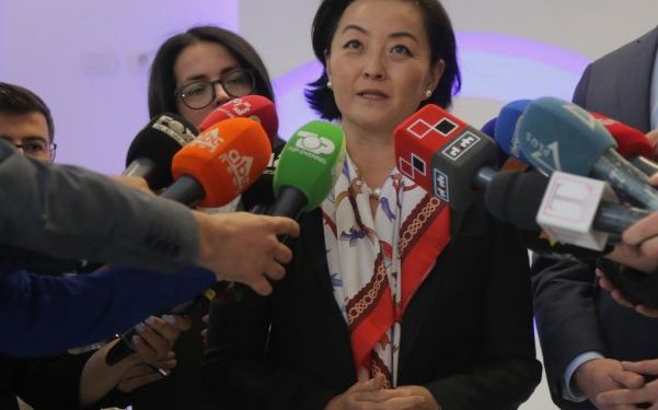 Ambasadorja e SHBA Yuri Kim pas takimit me Bashën: “31 Maj nuk është afat kohor që ka vendosur ambasada e SHBA”