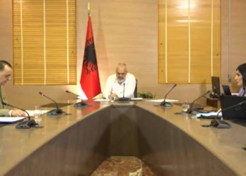 “Mos! Fshije”! Rama i ‘tërheq vëmendjen’, kërkesë të menjëhershme drejtoreshës: Ja çfarë mund të ndodh në kompjuterin tim