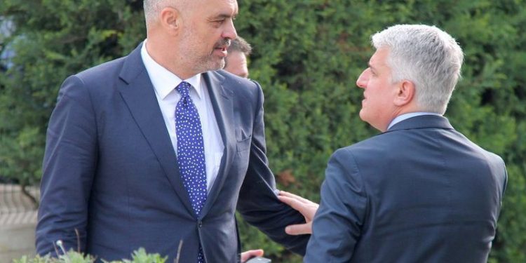 “Lotët e tij më detyrojnë…”, Majko del me një tjetër reagim për Teatrin dhe pozicionohet kundër Ramës dhe Veliajt: Qëndrimi im më i ‘vjetër’ se qeveria ku bëj pjesë