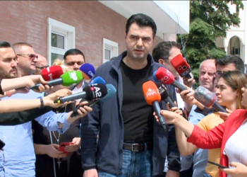 Basha flet përçartë: Kur të vijë në qeveri do e restaurojë teatrin… që nuk ekziston?!  Rruga për të shporrur këtë bandit, në këto 30 vjet është e vështirë!