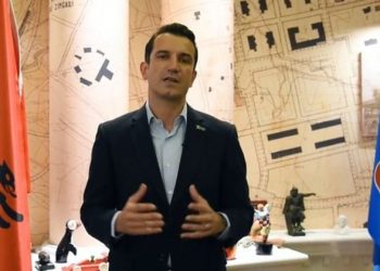 “Vendim i vështirë, por i drejtë”! kryebashkiaku Veliaj shtrin dorën për një teatër për të gjithë