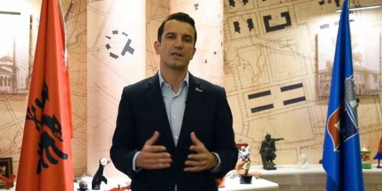 “Vendim i vështirë, por i drejtë”! kryebashkiaku Veliaj shtrin dorën për një teatër për të gjithë