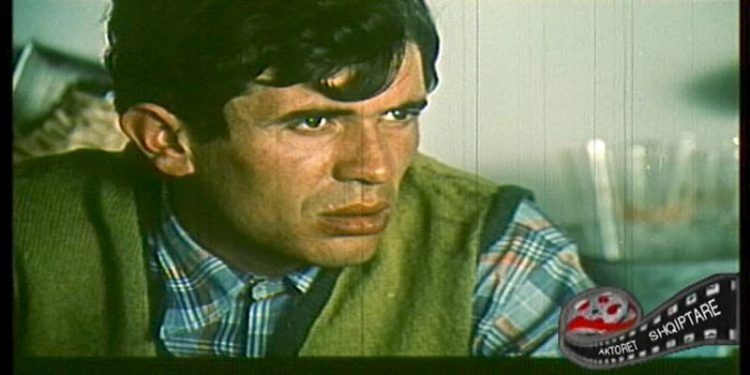 “Meqë vazhdoni të më pyesni për Teatrin, e mbani mend Berishën?!”, reagon ashpër aktori i njohur: Ju kujtohet?!…Joo?!..Si ore jo?!…Ouuuaaaa…