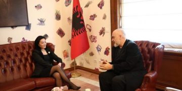 Ç’është ‘D’Hondt’?! Cili është propozimi që në emër të SHBA-së Kim ka lënë në tavolinën e Bashës dhe Ramës?!