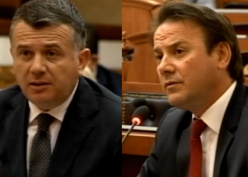 Vajtusi i Likes për teatrin Ralf Gjoni kërkon komision hetimor:  “Bëj letrat o djalë”! Nuk mund të bësh sikur të dhemb shpirti! Je ndryshe në kafe…