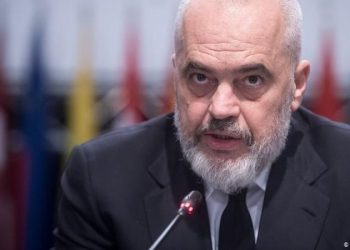 “O Zot çfarë njeriu i frikshëm që je, të keqe më të madhe se ty nuk ka patur ky vend”! Rama i jep përgjigjen e fortë qytetarit