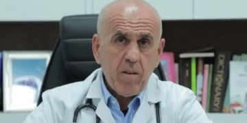 Pëllumb Pipero tregon prapaskenat: Si infermierja e QSUT infektoi 13 kolegë të saj