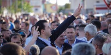 “Jam e tmerruar”! Ministrja Manastirliu publikon foton e Bashës dhe lëshon paralajmërimin e frikshëm për COVID-19: Kostoja mund të bëhet marramendëse!