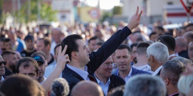 “Jam e tmerruar”! Ministrja Manastirliu publikon foton e Bashës dhe lëshon paralajmërimin e frikshëm për COVID-19: Kostoja mund të bëhet marramendëse!