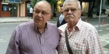 U shfaq në krah të Robert Ndrenikës, mjeku Tritan Kalo flet hapur dhe i jep ‘shuplakën’ e rëndë politikanëve shqiptarë: Ra perdja e teatrit politik!