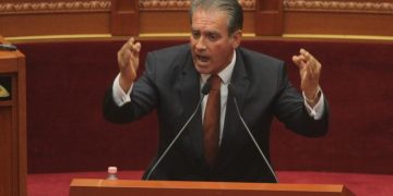 ‘Politika tek ne është hakmarrëse’, deputeti ballist Alimadhi: Meta ngushëlloi viktimat në botë, s’më mori njëherë në telefon