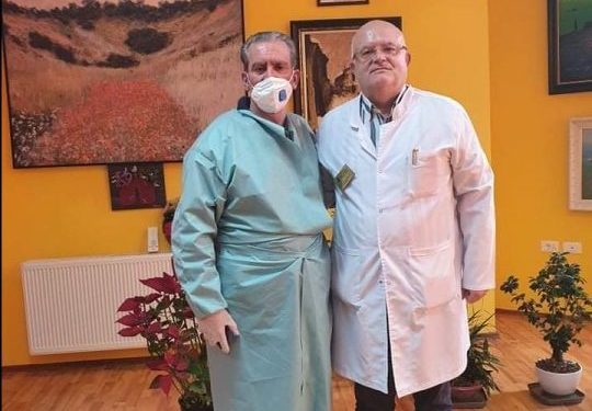 Deputeti Alimadhi, ka lënë spitalin pas 49 ditësh luftë me koronavirusin : “Kushtet në spitalin Infektiv ishin të vështira dhe nuk i plotëson kushtet e trjaitmit për COVID-19, por vlerësoj punën e mjekëve.”