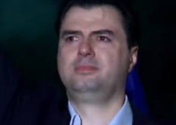 Luli “qan” me lot krokodili …“gabova”!