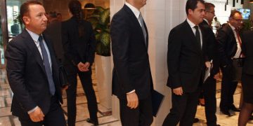 A duhet të largohet Basha nëse PD humbet zgjedhjet në 2021?! Bylykbashi ka pare filxhan me Monikën: Ja çfarë do ndodhë!