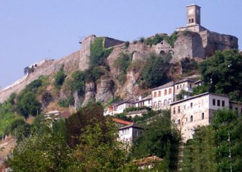 “Një ndërhyrje e përgatitur me dashuri dhe profesionalizëm”! Kryeministri Rama jep lajmin e mirë që në mëngjes (Video)