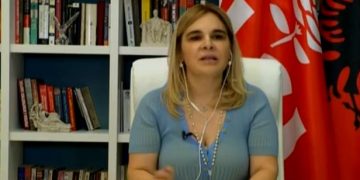 Kryemadhi për Teatrin: “Dje ishte zoti Basha, sot është radha ime dezhurn për të ndenjur natën..”