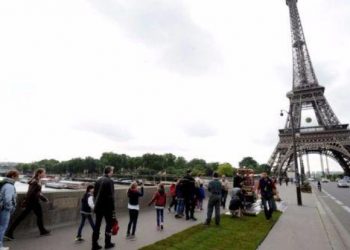 Franca, teknikisht në recension ekonomik