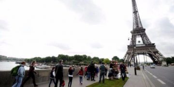 Franca, teknikisht në recension ekonomik