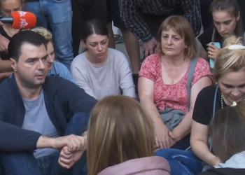 Orla dhe horra, korba dhe sorra që mendoni se do të fluturoni mbi kufoma që si njohët kurrë