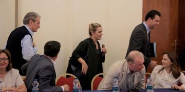 Kryemadhi si krye…udhëheqëse në panik: Do ngelemi pa bukë! Të largojmë kastën e vjetër..Ramën