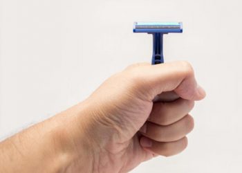 Me brisk në dorë kundër Ismail Kadaresë