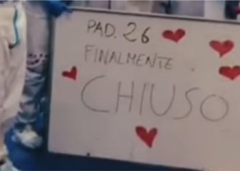 Spitali i Parmës mbyll pavionin për koronavirusin, gëzimi i mjekëve dhe infermierëve