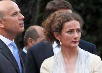 Fakultetet nuk kanë më nevojë për “dijet” juridike të Argitës! Si janë pakësuar të ardhurat e milioneres Argita Berishës në 9 vitet e fundit, pas largimit të babit nga pushteti?!