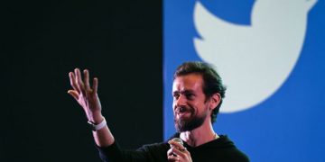 Kompania Twitter do t’i lejojë punonjësit e tij të punojnë nga shtëpia “përgjithmonë”