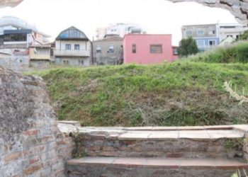 Të jetosh mbi Amfiteatër! Tërmeti në Durrës krijon pas 55 vitesh mundësinë për të zbuluar një monument të madh të antikitetit