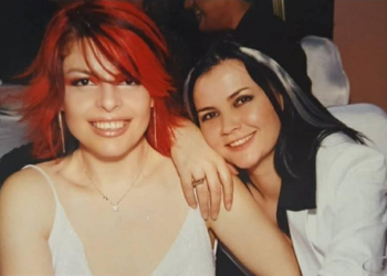 “Çdo vit duket si 20 vjeçe”, Eli Fara feston 53-vjetorin beqare, sekreti i rinisë: Mungesa e burrit në krah