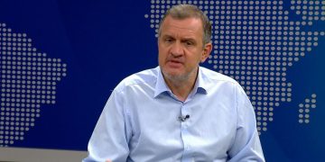 Ilir Beqaj argumenton pse duhet të ulen rrogat e administratës dhe pensionet suplementare