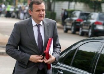 Ulja e pensioneve të ish-ministrave, enverizëm