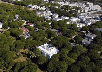 1 muaj pagë lufte, është sa vila e Ilir Metës në Lalz; ndihma 40 mijë lekë për 176 000 persona, është sa 5% e pasurisë së tij