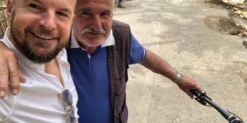 Alfred Lela gjen biçikletën që humbi tek Teatri: Ka njerëz të mirë ky vend, ja kush ma ktheu