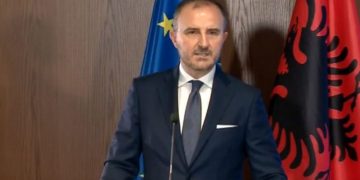 Soreca jep mesazhin domethënës: “Sot një tjetër donacion i pajisjeve mjekësore që do të ndihmojnë Shqipërinë në luftën kundër COVID19”