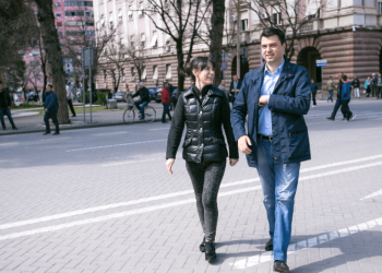 Reportazhi i “Vrij Nederland” në 2008-ën: Si u arsimua Lulzim Basha, e shoqja, dhe kunati në Hollandë dhe lidhja misterioze e Bashës me doktorin e moshuar