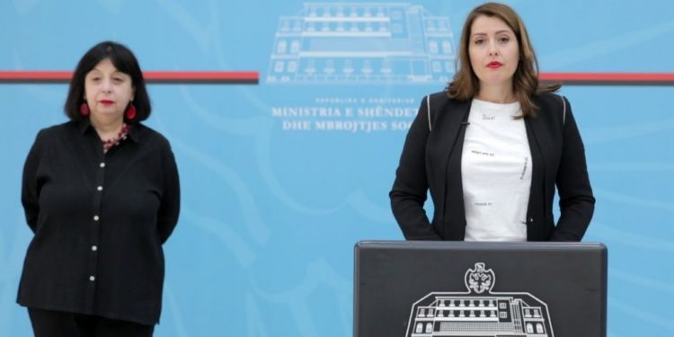 COVID 19/ Vijon të rritet numri i të prekurve në 24 orët e fundit, shkon në 916 numri total i të infektuarve