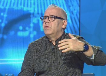 Kim Mehmet fyen shqiptarë me “matsin” e qytetarisë: Monika dhe Luli “përfaqësues të qytetarisë” në Shqipëri, luftëtar kundër barbarisë që përfaqësohet nga Rama!