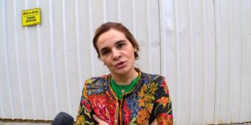 I ka marrë zot mendjen para se t’i marri paratë! “Doktoresha” jep urdhra dhe këshillime: Nesër s’do mblidhet Këshillit Politik!  Ambasadorët po i sqaroj dhe këshilloj se bëjnë gafa!