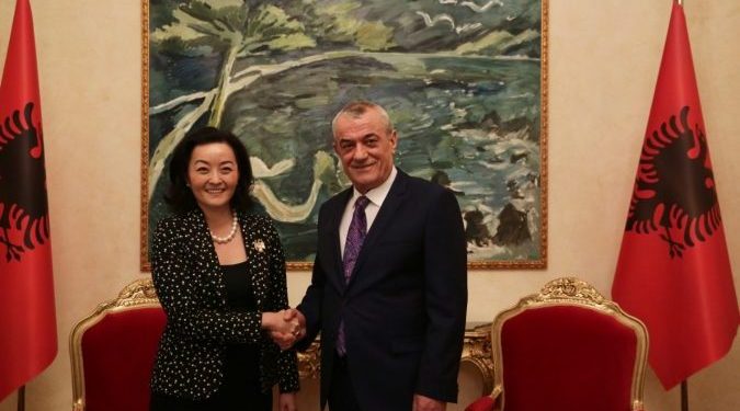 Zbardhet takimi mes ambasadores së SHBA Yuri Kim dhe kryetarin e Kuvendit, Gramoz Ruçi
