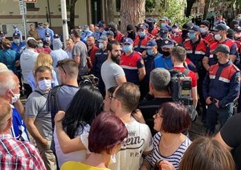 Policia e Shtetit del me deklaratën e rëndësishme dhe lëshon thirrjen e fortë…do përgjigjeni rëndë! Po shkelni aktin normativ: 37 persona të ndaluar po përgjigjen para prokurorëve