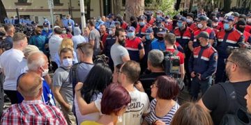 Policia e Shtetit del me deklaratën e rëndësishme dhe lëshon thirrjen e fortë…do përgjigjeni rëndë! Po shkelni aktin normativ: 37 persona të ndaluar po përgjigjen para prokurorëve